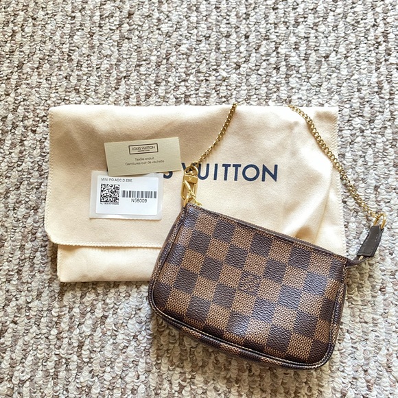 Louis Vuitton Mini Pouch - Picture 1 of 5
